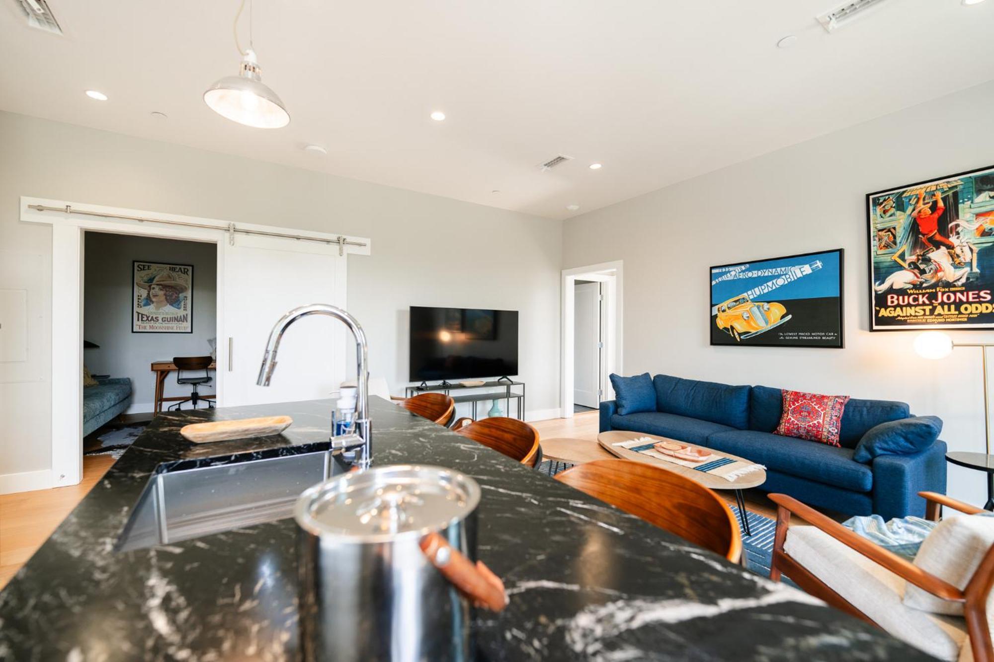 Western 1924 Luxury Lofts Martindale Экстерьер фото