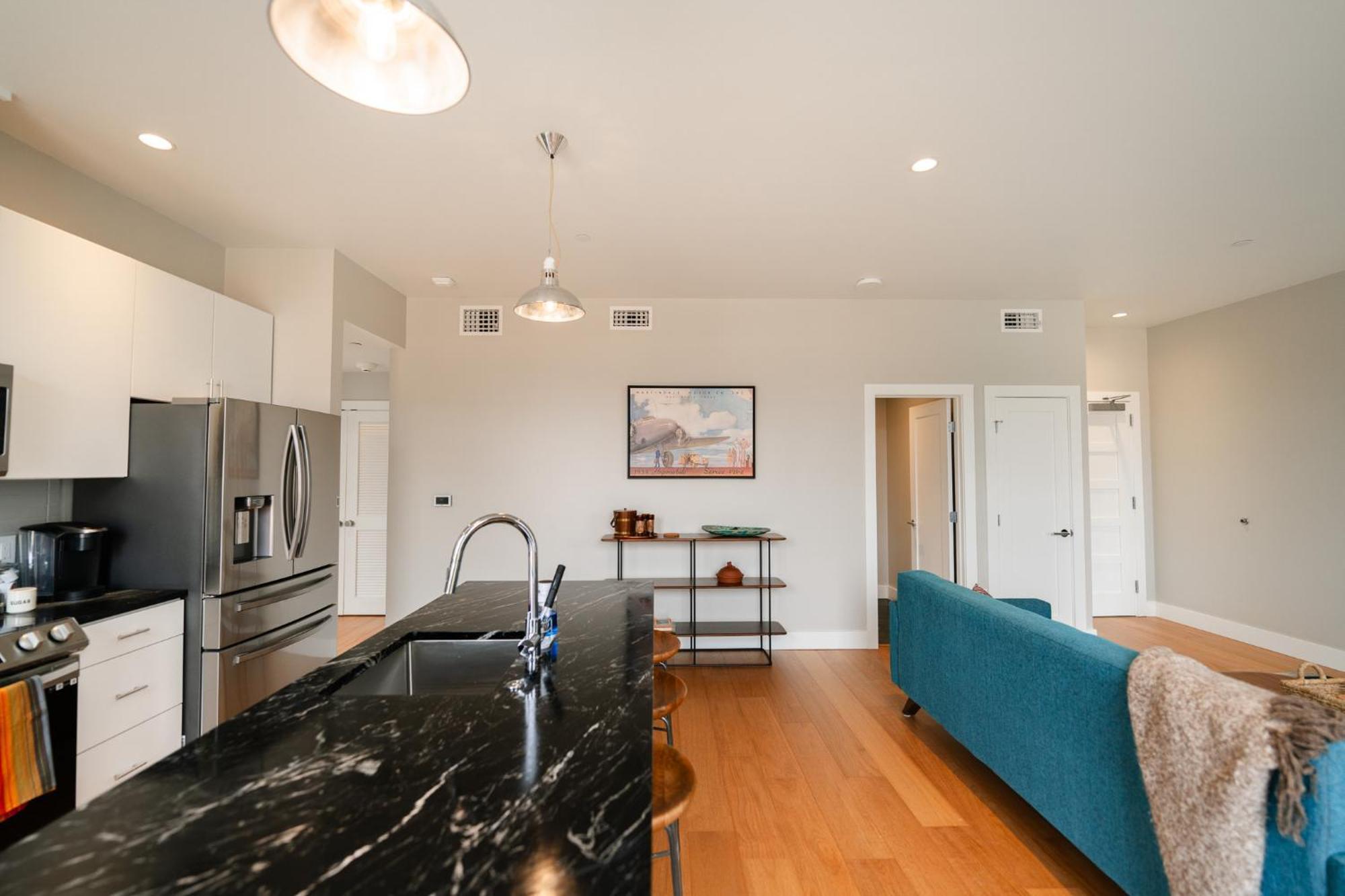 Western 1924 Luxury Lofts Martindale Экстерьер фото
