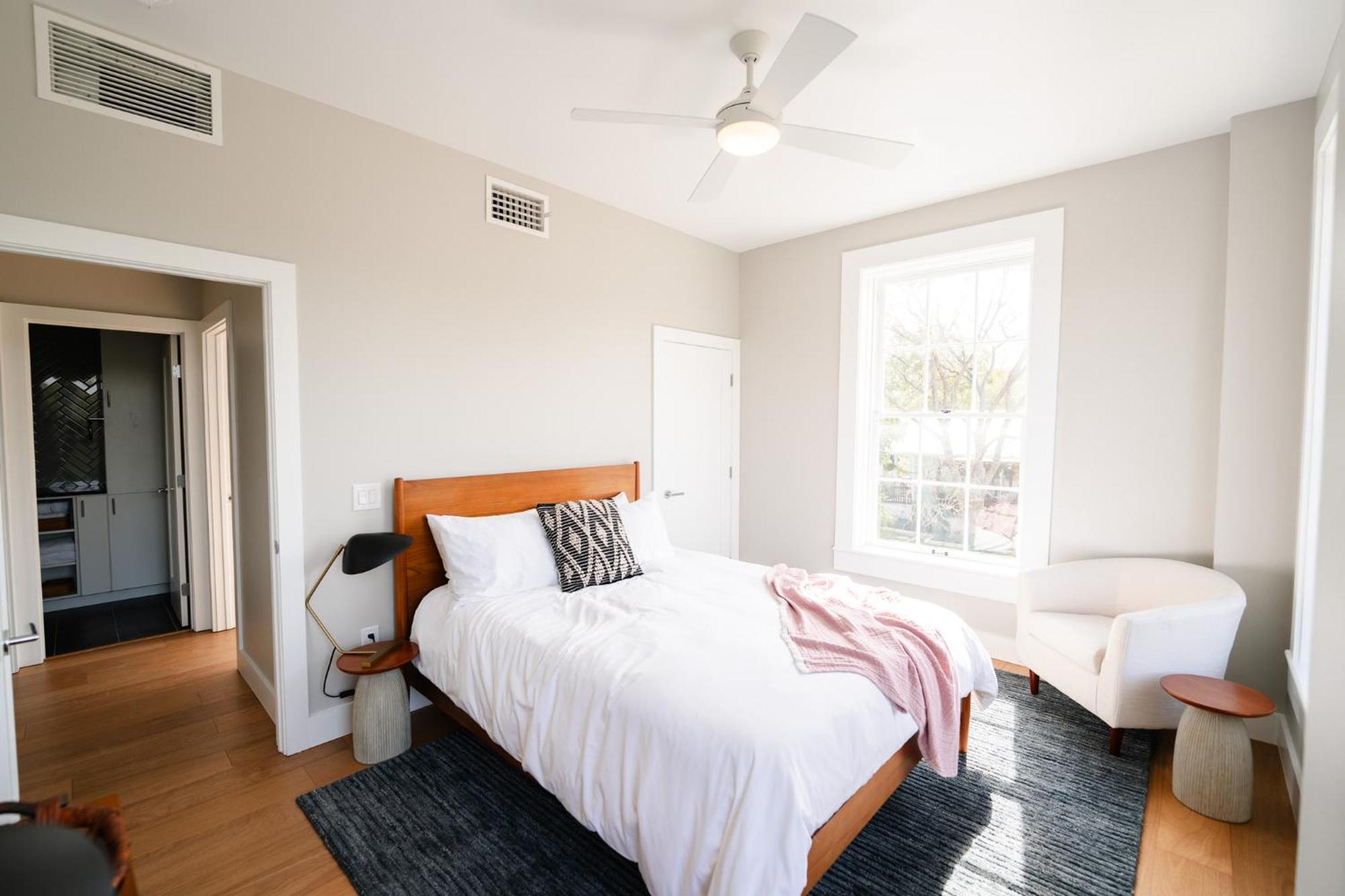 Western 1924 Luxury Lofts Martindale Экстерьер фото