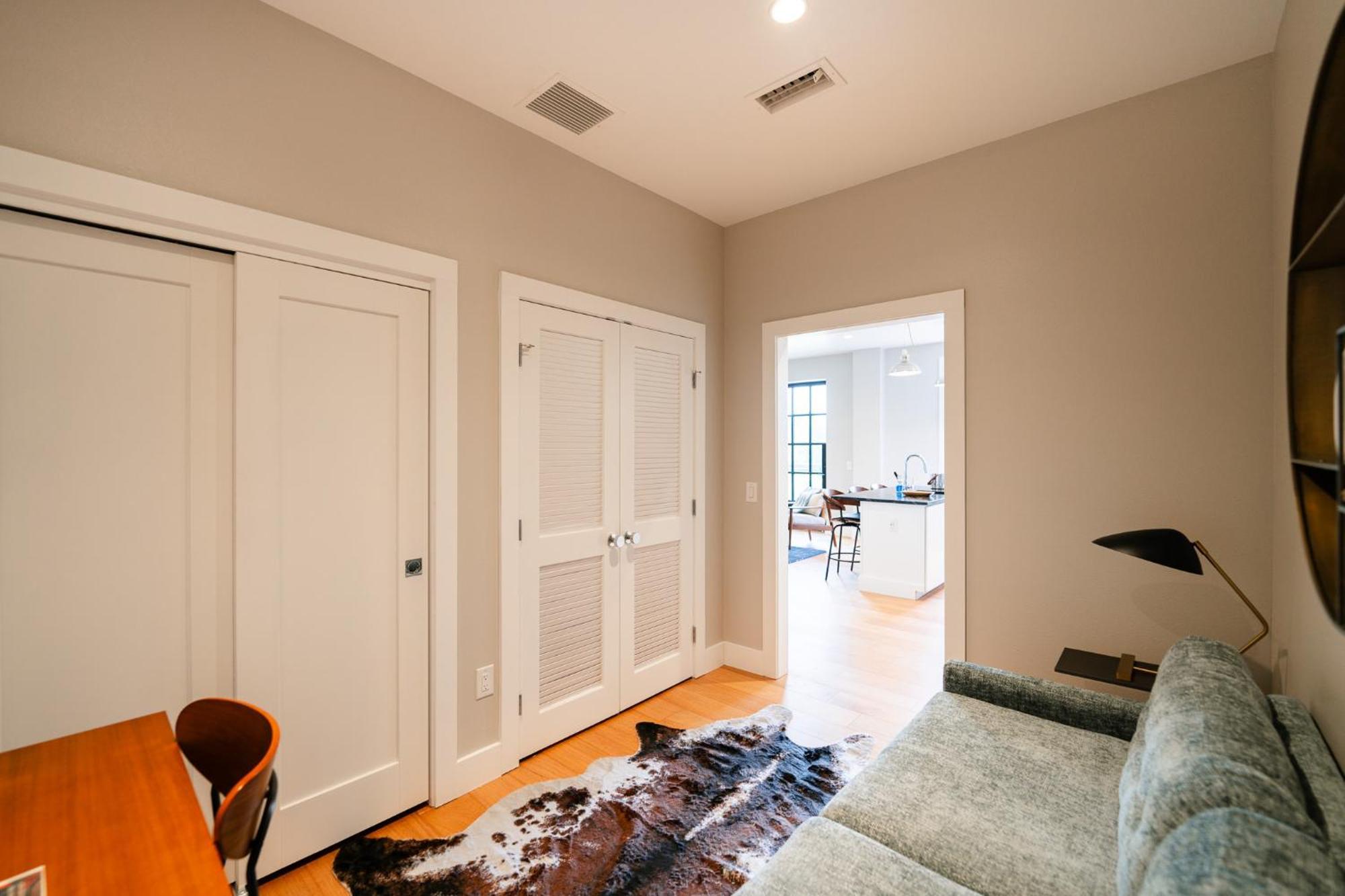 Western 1924 Luxury Lofts Martindale Экстерьер фото