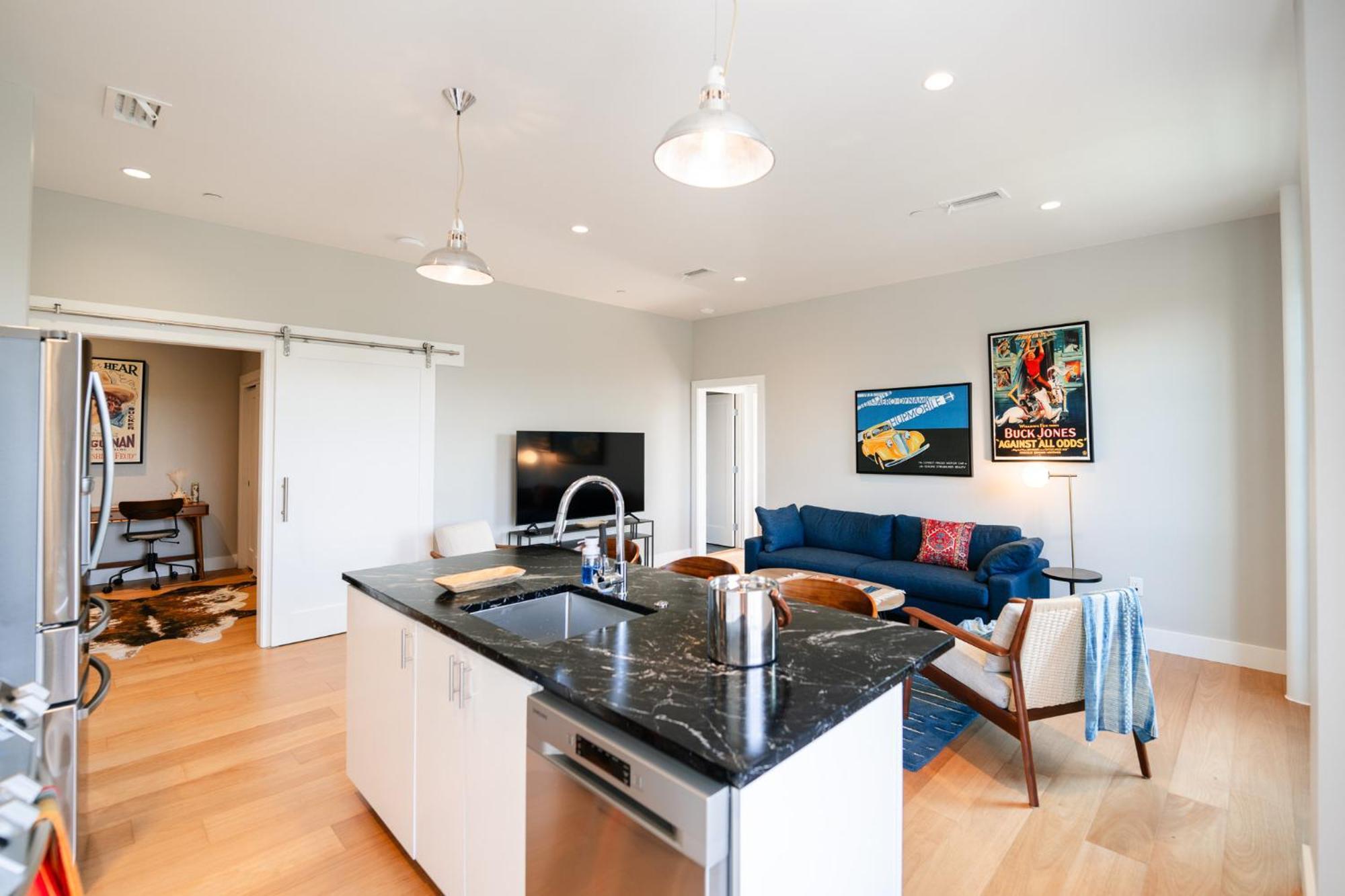 Western 1924 Luxury Lofts Martindale Экстерьер фото